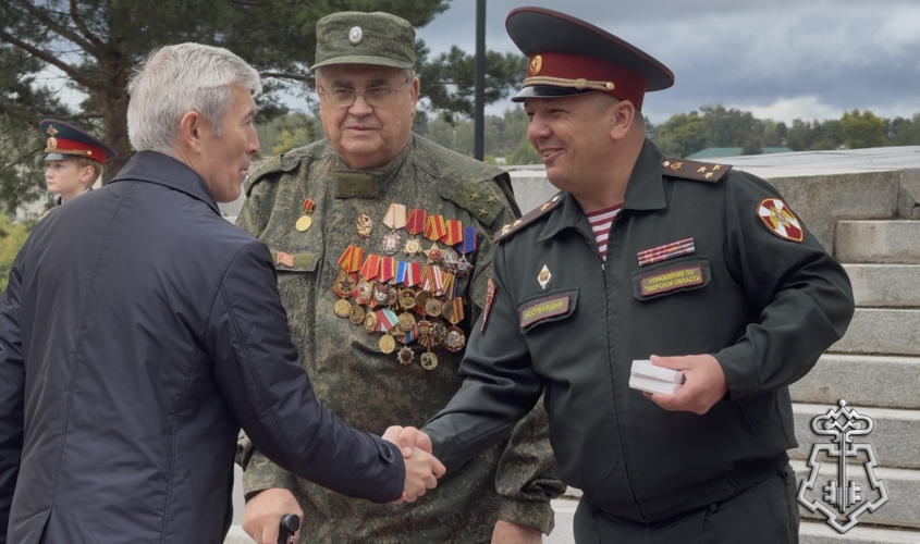 В Тверской области росгвардейцы приняли участие в торжественном митинге в честь 80-летия Победы 