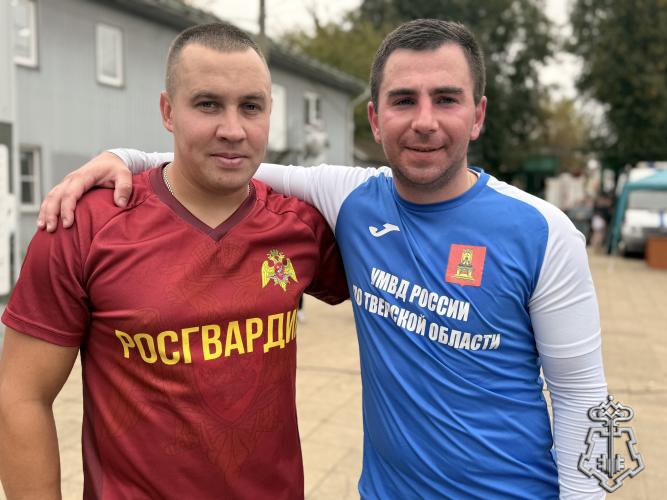 В Твери личный состав Росгвардии принял участие в соревнованиях по семейному многоборью «Папа, мама, я - дружная семья!»