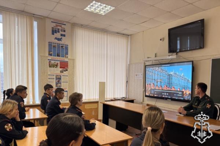 Представители Росгвардии рассказали тверским школьникам о поступлении в военные вузы ведомства