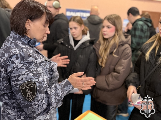 Сотрудники вневедомственой охраны приняли участие в «Ярмарке вакансий»