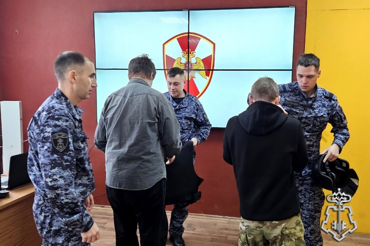 Росгвардейцы провели для студентов «Урок мужества»