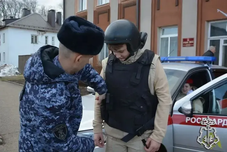 В преддверии юбилея Росгвардии в Тверской области сотрудники вневедомственной охраны провели ряд патриотических мероприятий 