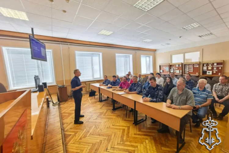 В Твери сотрудники Росгвардии приняли участие в семинаре с представителем Российского общества «Знание»