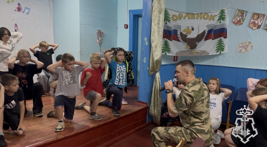 Представители Росгвардии провели спортивно — патриотическое мероприятие для воспитанников лагеря в Тверской области (видео)