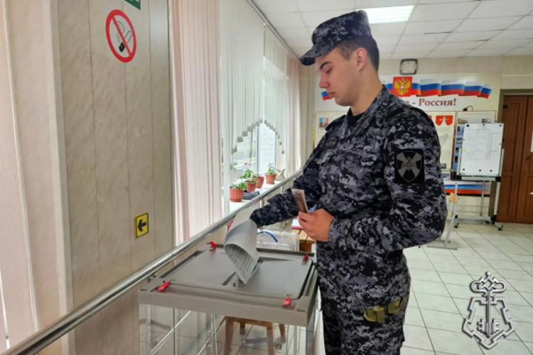 В Твери личный состав Росгвардии принимает участие в едином дне голосования