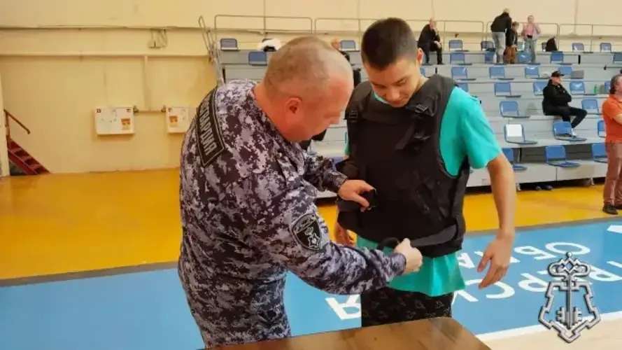 Сотрудники вневедомственной охраны приняли участие в празднике «Юбилей школы‑20» в Твери