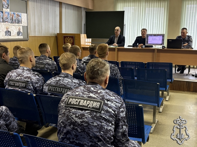 В Управлении вневедомственной охраны по Тверской области прошли занятия с будущими сотрудниками 